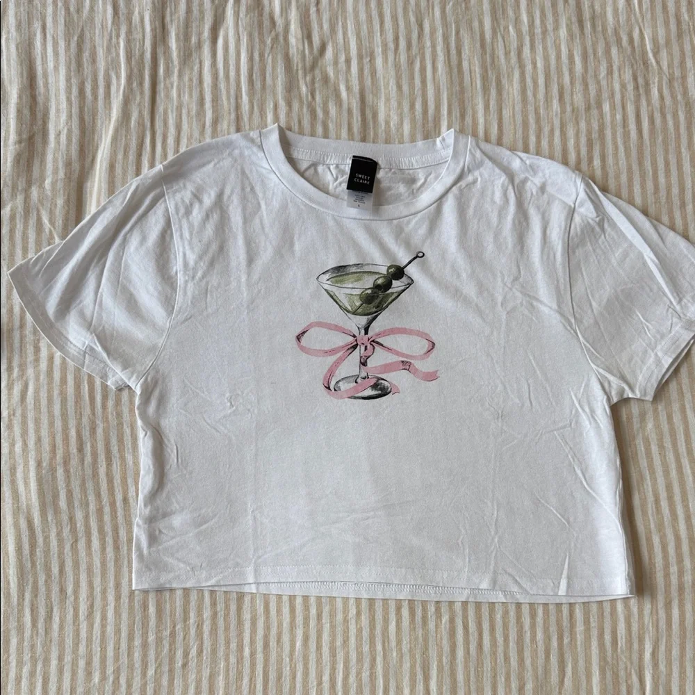 NWOT Sweet Claire White Crop Tee with Bow & Martini Graphic - Picture 2 of 3